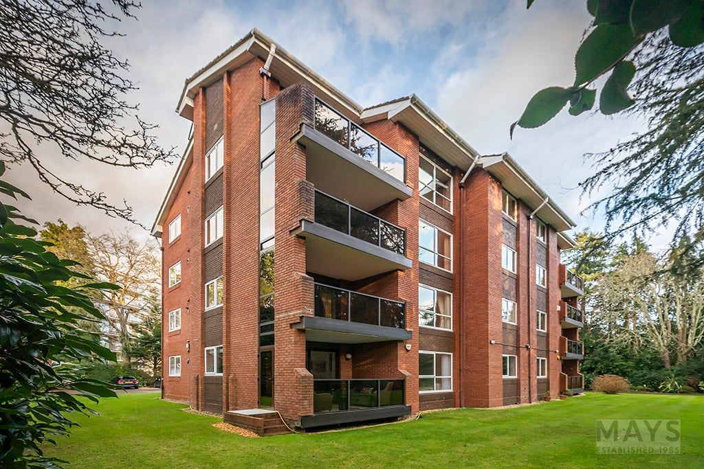 Property photo 2 of 32