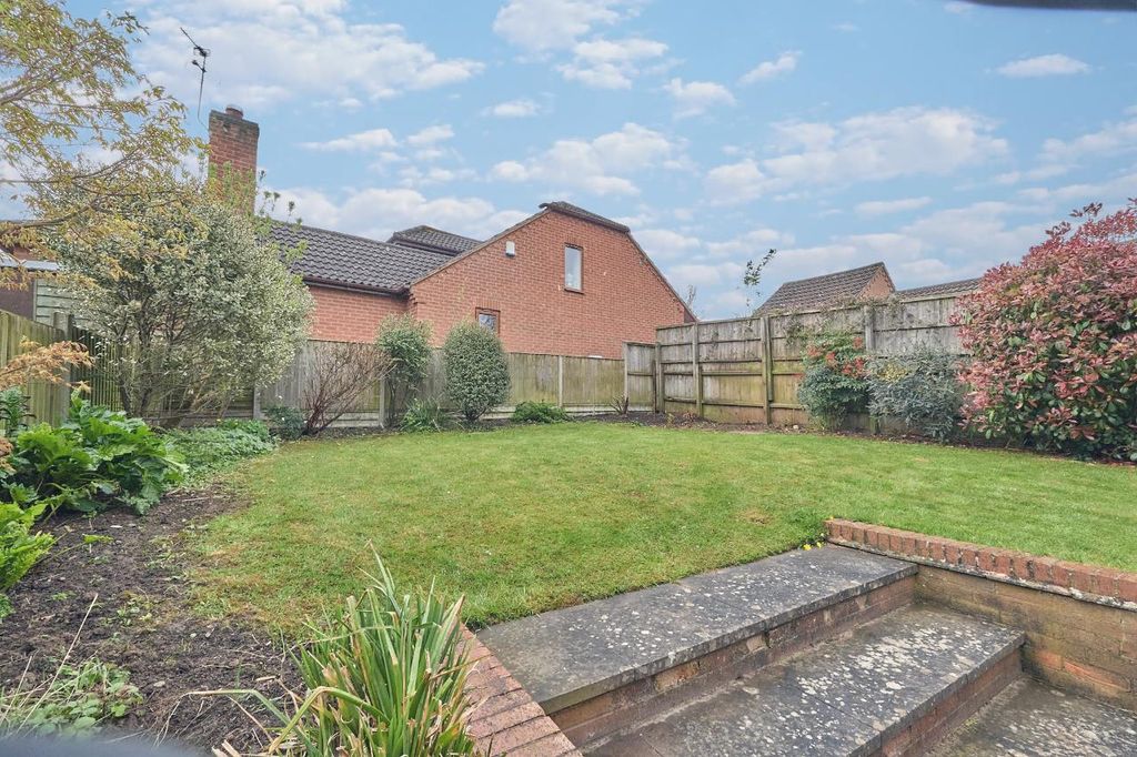 Property photo 3 of 13 Garden.Png