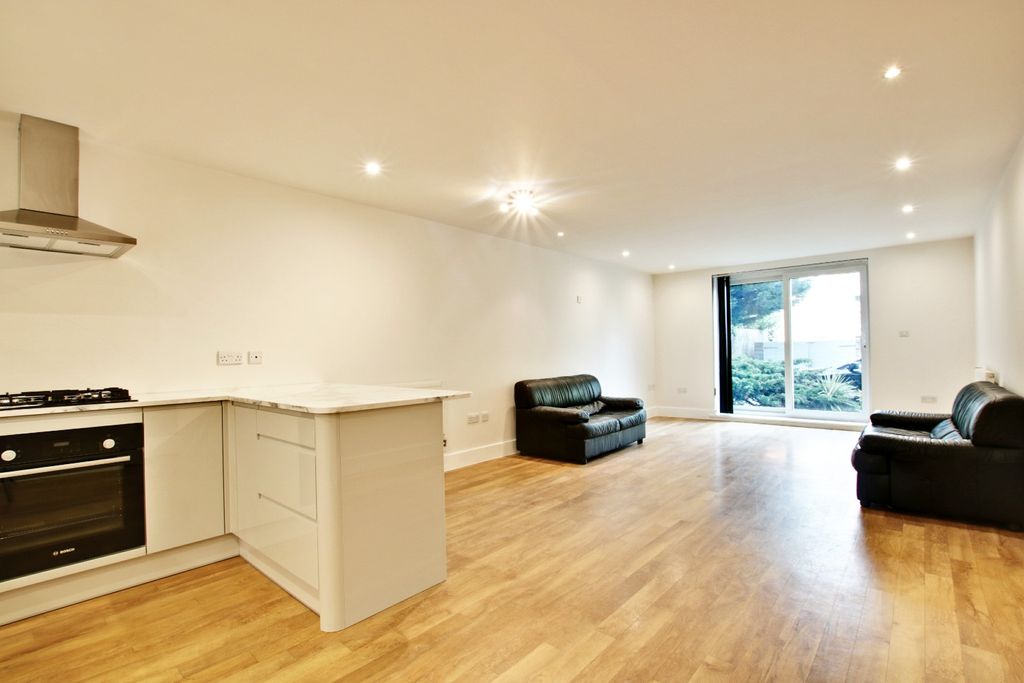 Property photo 3 of 12 5272062