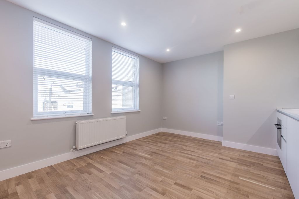 Property photo 3 of 10 Kitchen (Example)