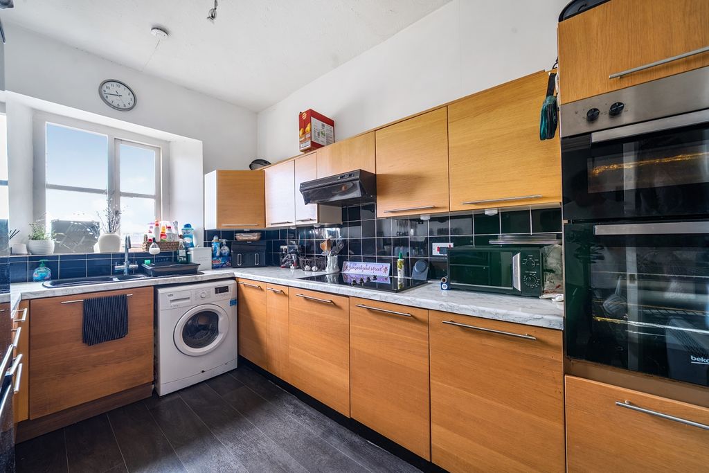 Property photo 2 of 18 15-6Aa42B025Cb7B-1516025-1A09147c8508E-23-2-1