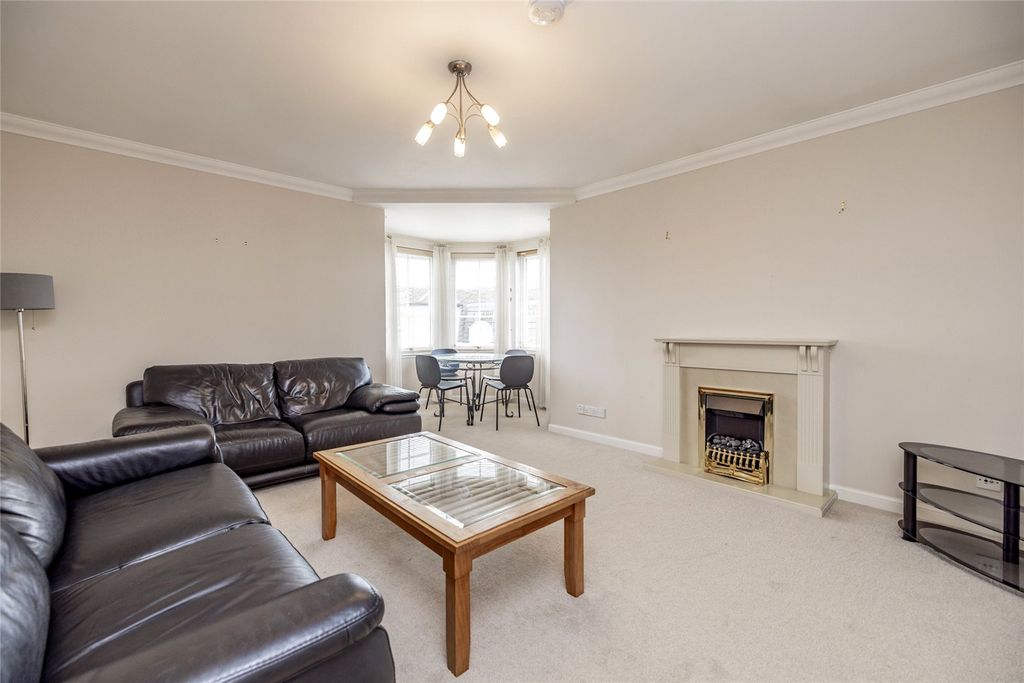 Property photo 2 of 15 Picture No. 12