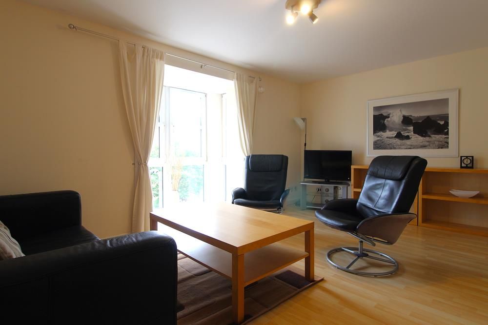 Property photo 2 of 13 Lounge