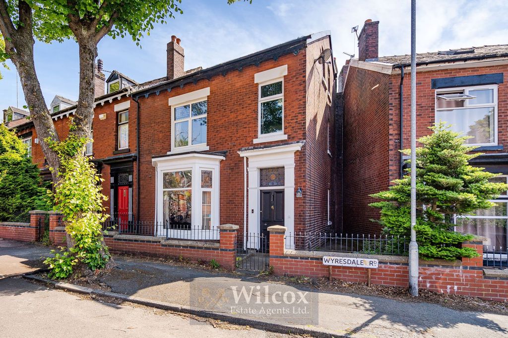 Property photo 1 of 39