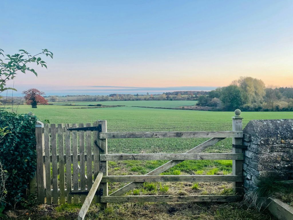 Property photo 3 of 8 Gate.Jpg