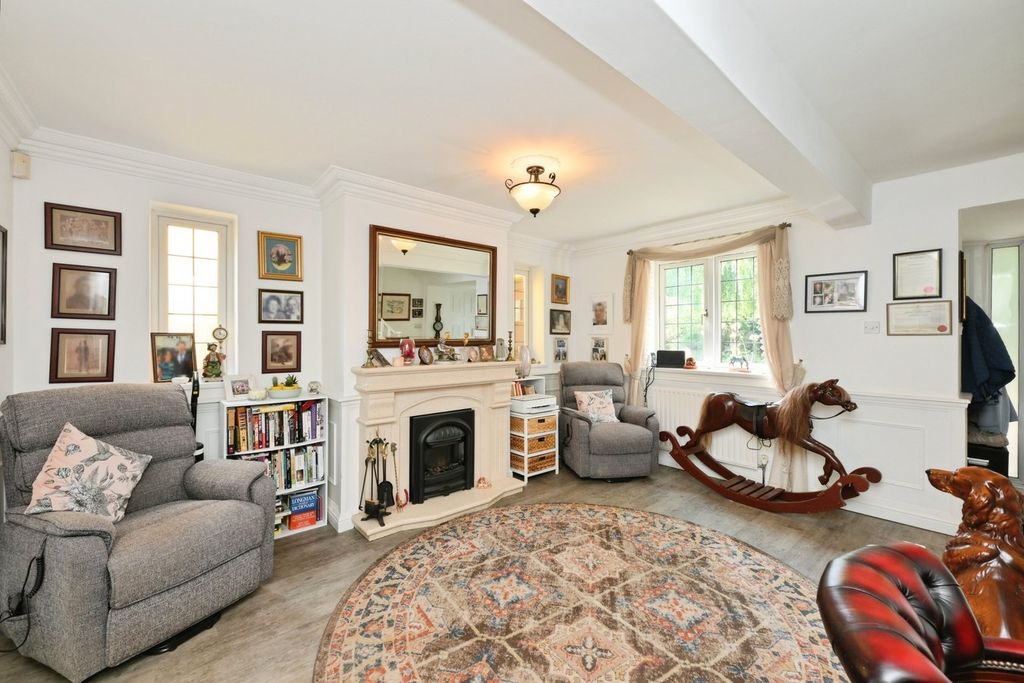 Property photo 3 of 20