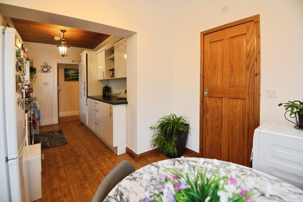 Property photo 3 of 20 Apartment Kitchen