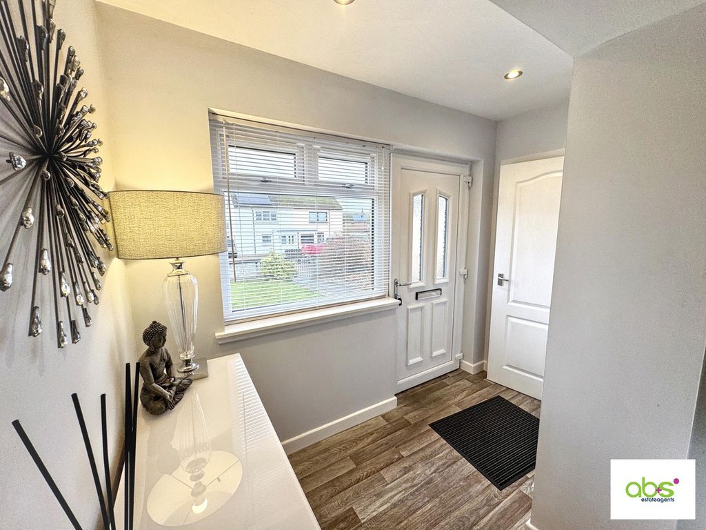 Property photo 3 of 25