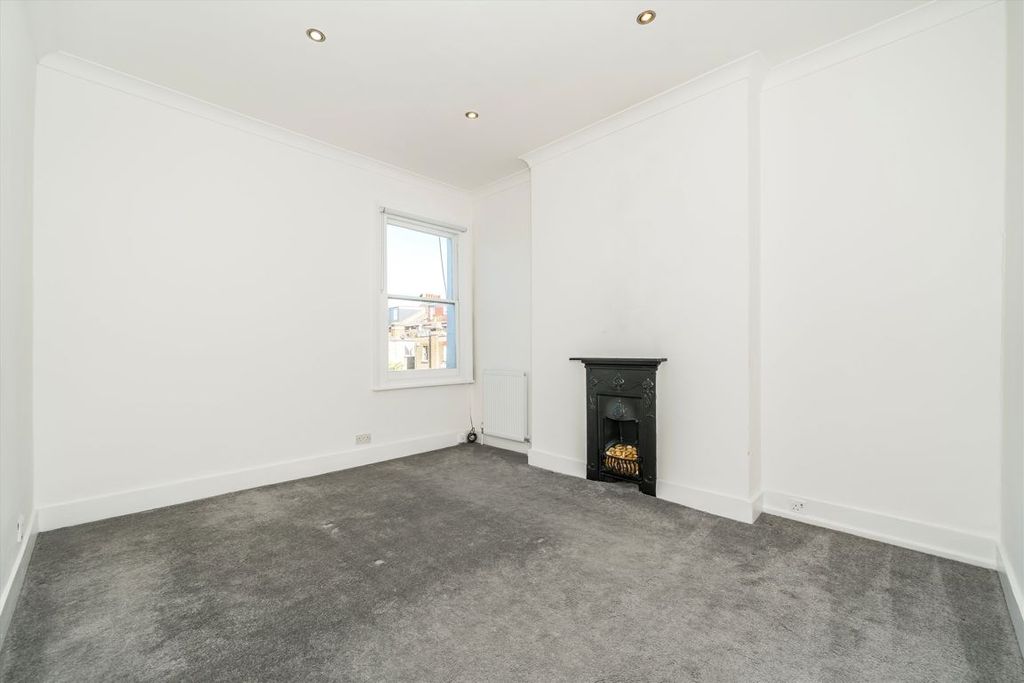 Property photo 3 of 7