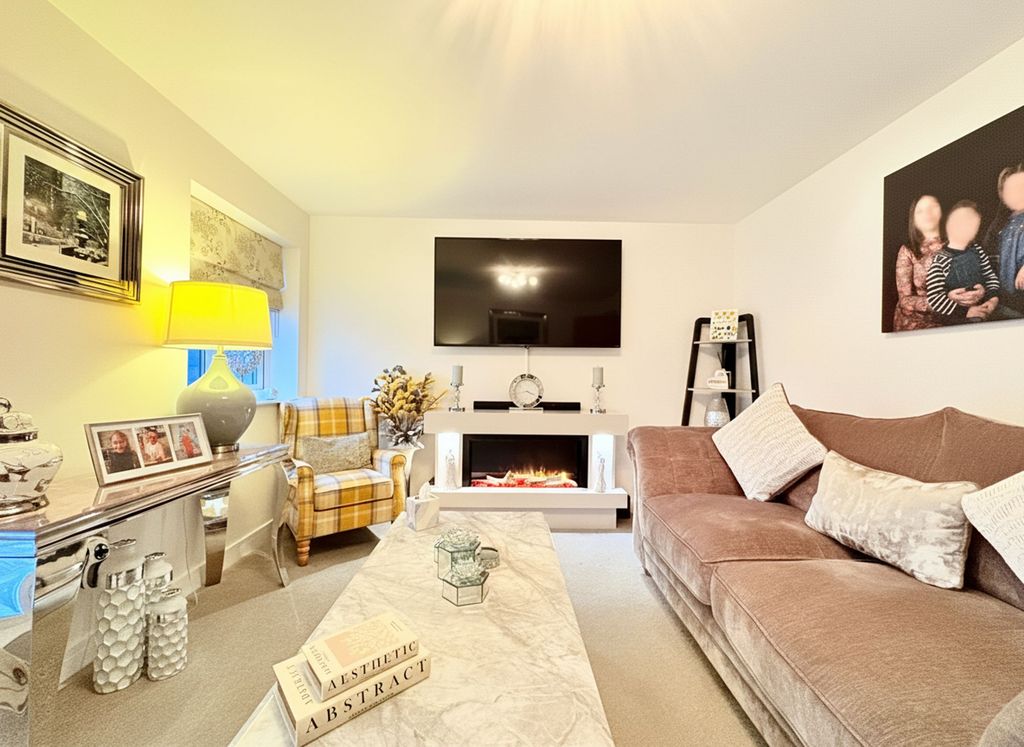 Property photo 3 of 49