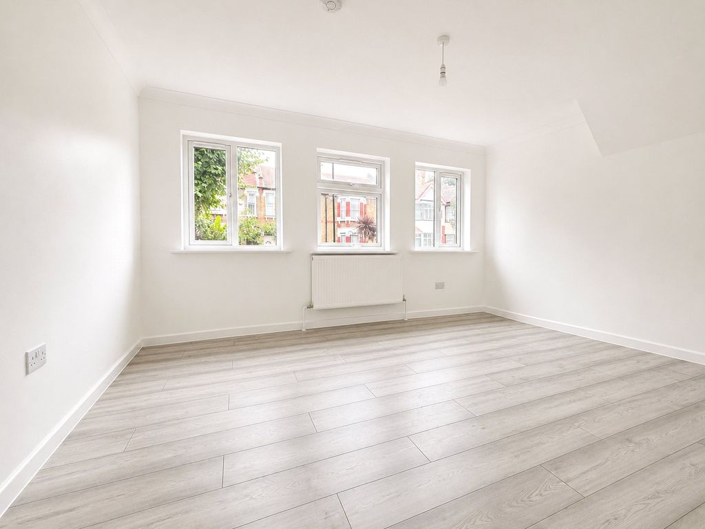 Property photo 3 of 19 Picture No. 07