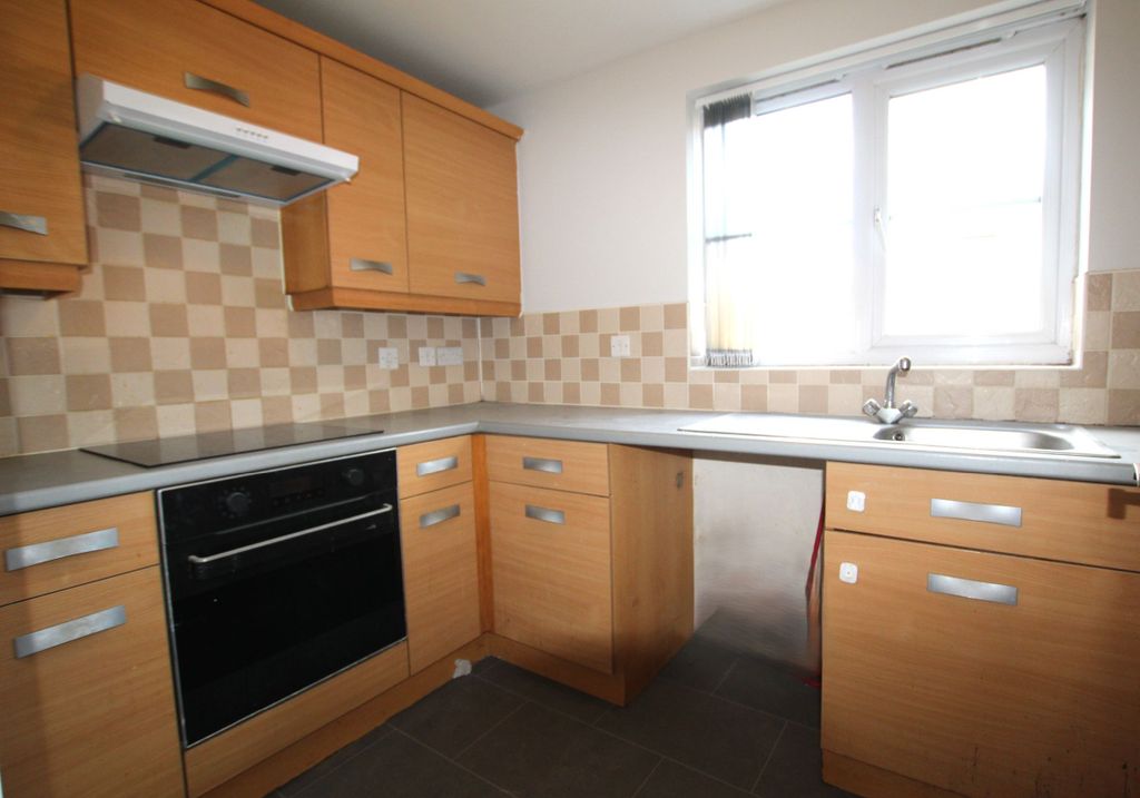 Property photo 2 of 24