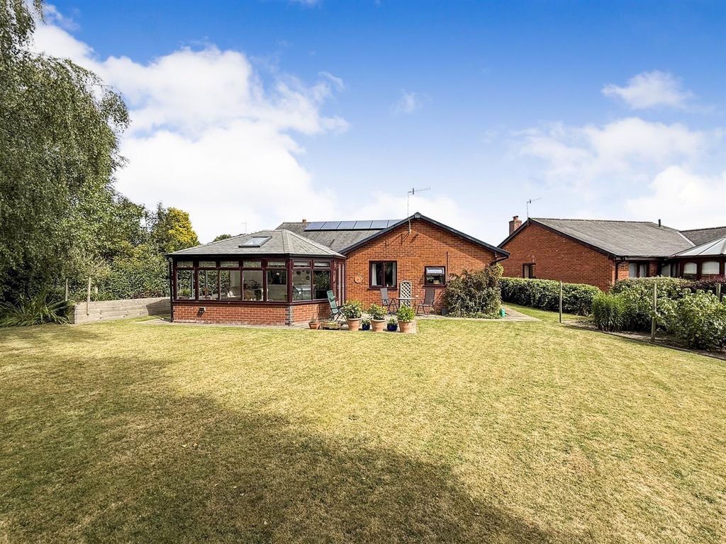 Property photo 2 of 18 Rear Gardens