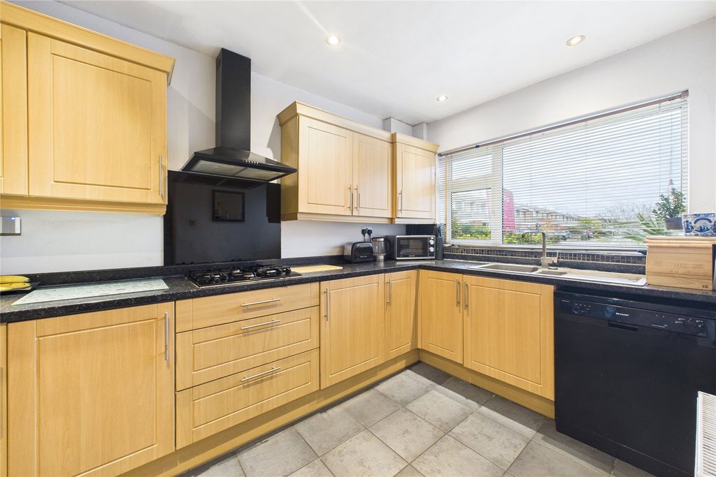 Property photo 2 of 12 Picture No. 10