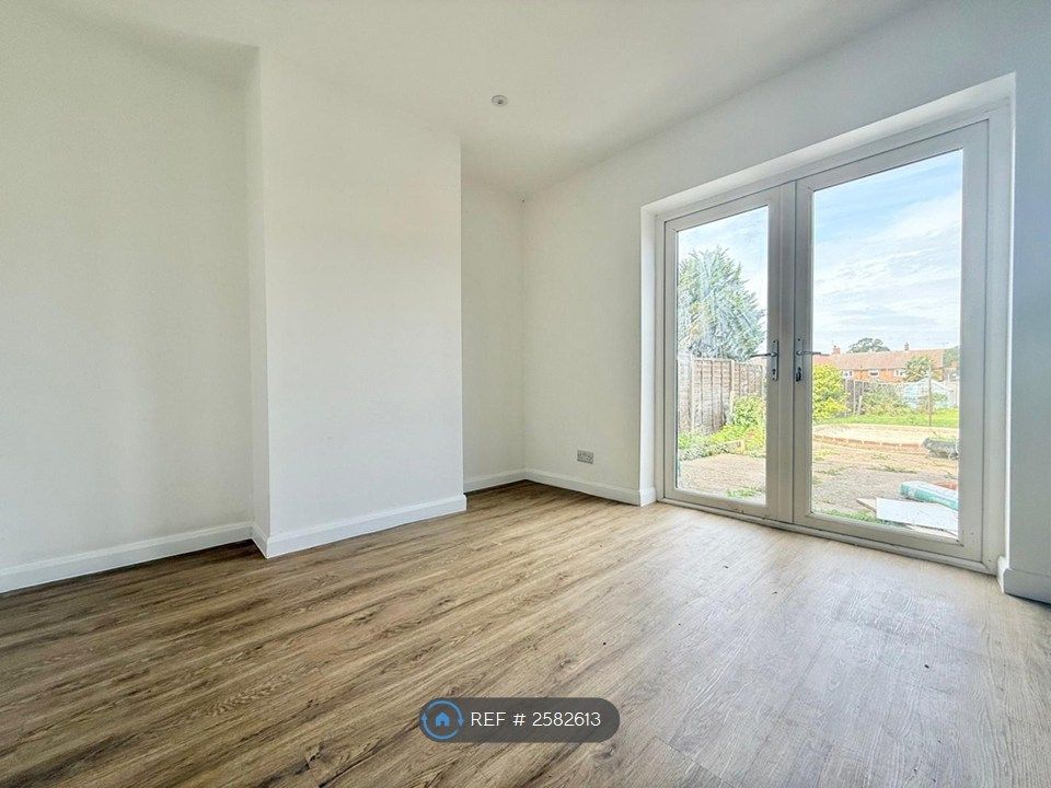 Property photo 2 of 7 Dining Room