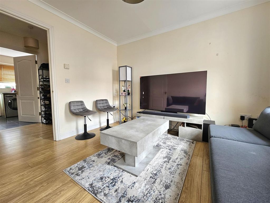 Property photo 2 of 11