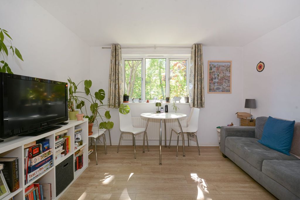 Property photo 3 of 8