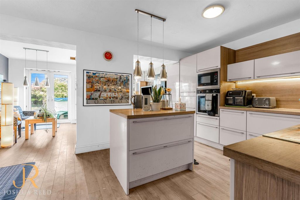 Property photo 2 of 18 Internal-11.Jpg