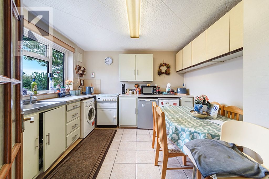 Property photo 3 of 8 Curtis Road, Epsom - Kt19 0Lh