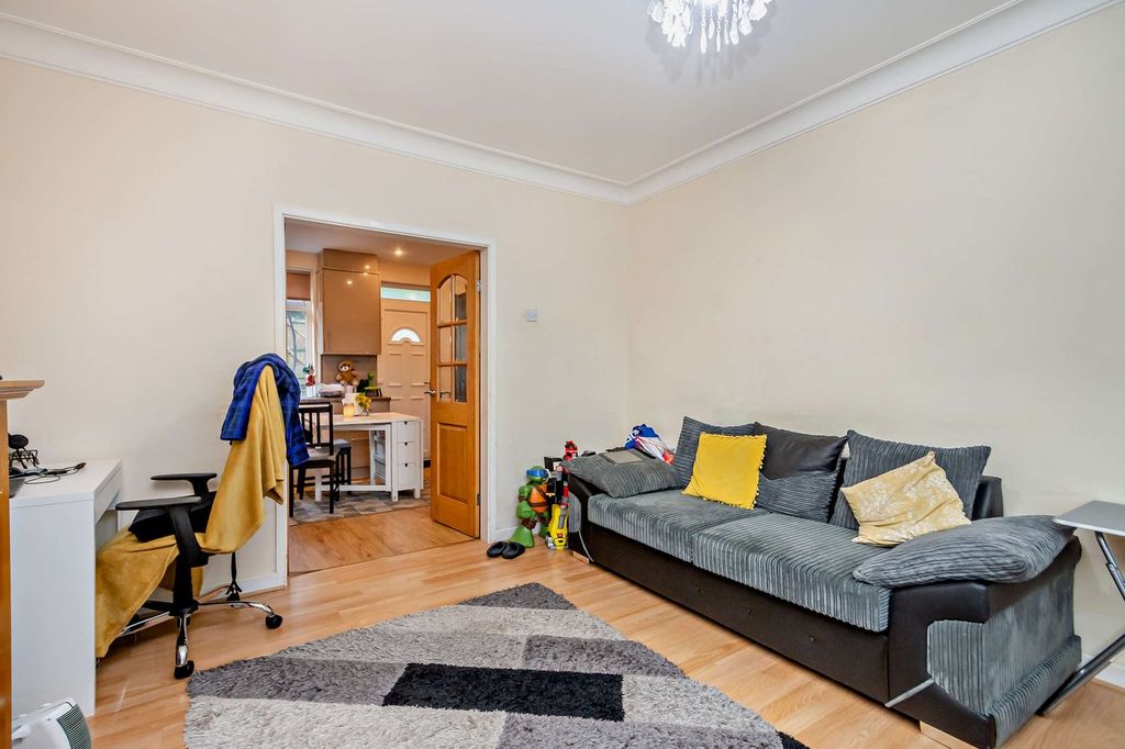 Property photo 3 of 21