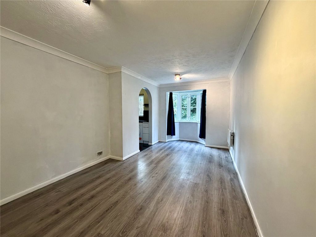 Property photo 3 of 8 Picture No. 10