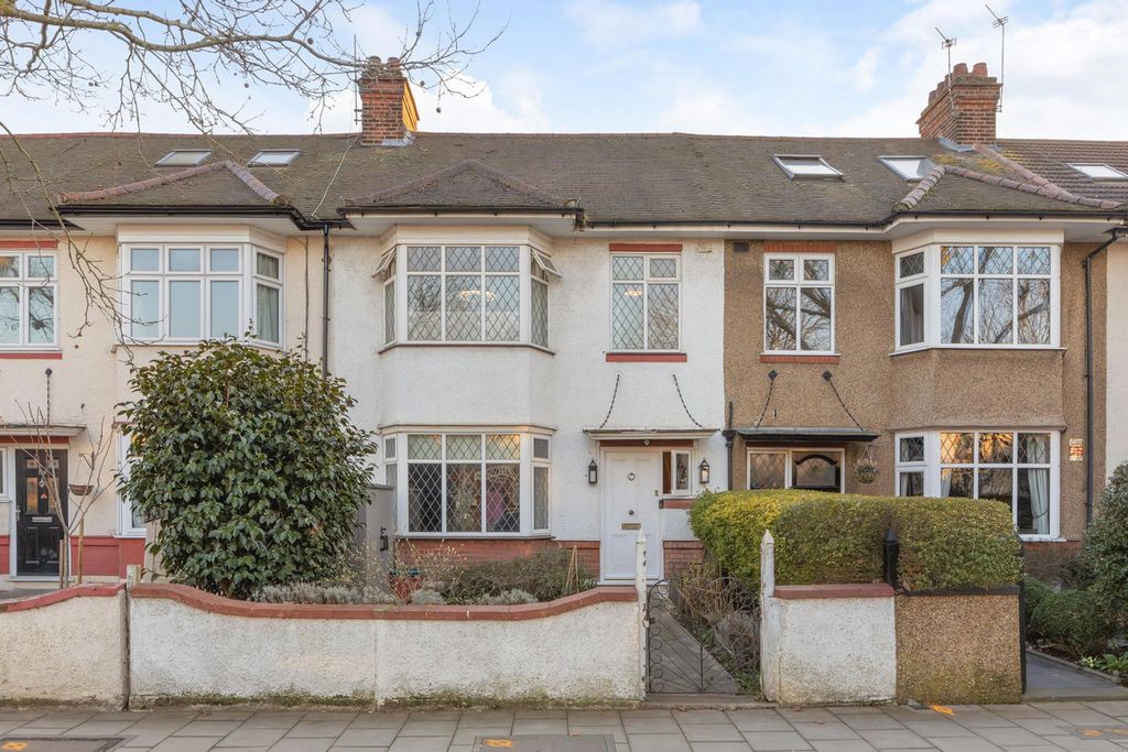 Property photo 1 of 18