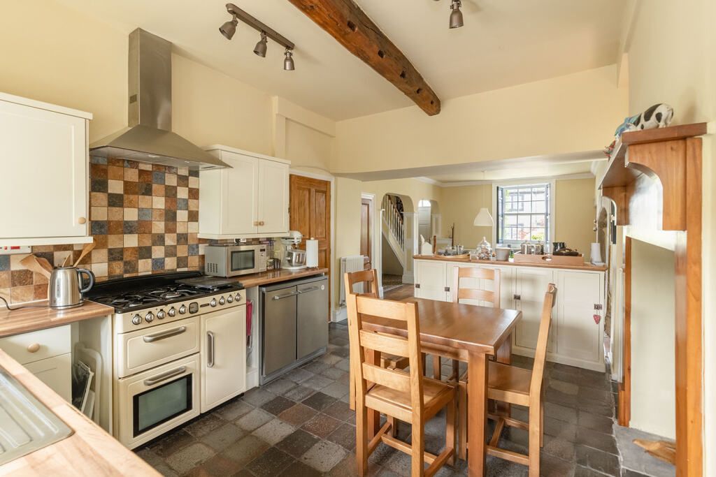 Property photo 3 of 22 Kitchen