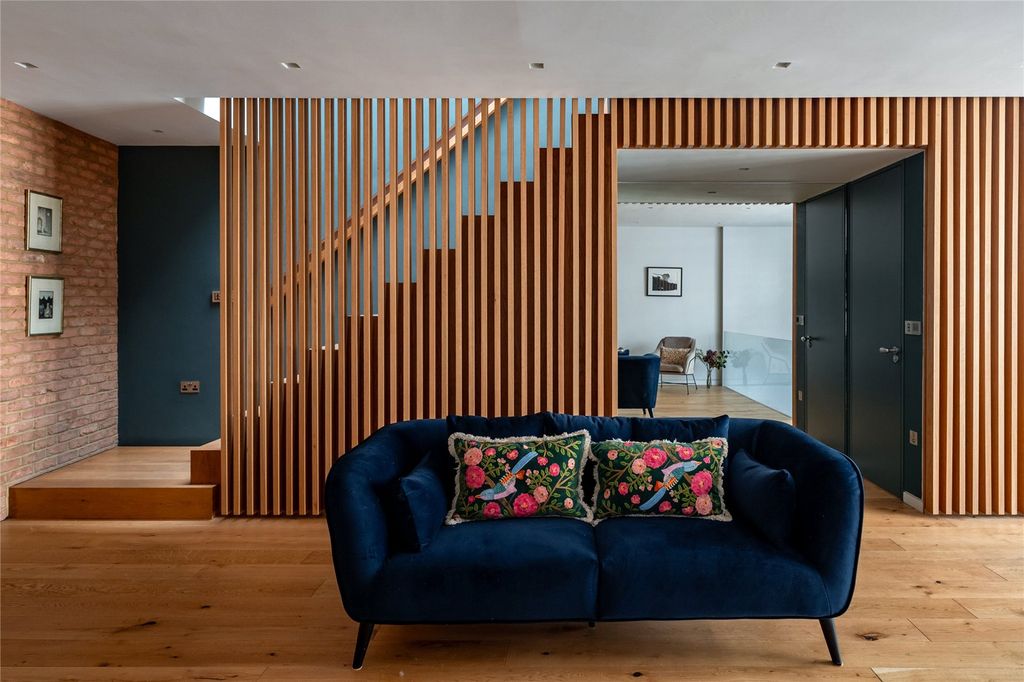 Property photo 1 of 18 Reception Room