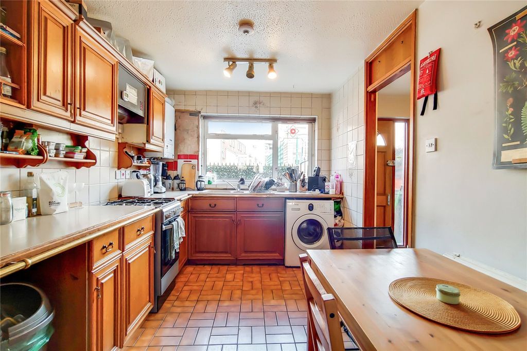 Property photo 2 of 15 Kitchen
