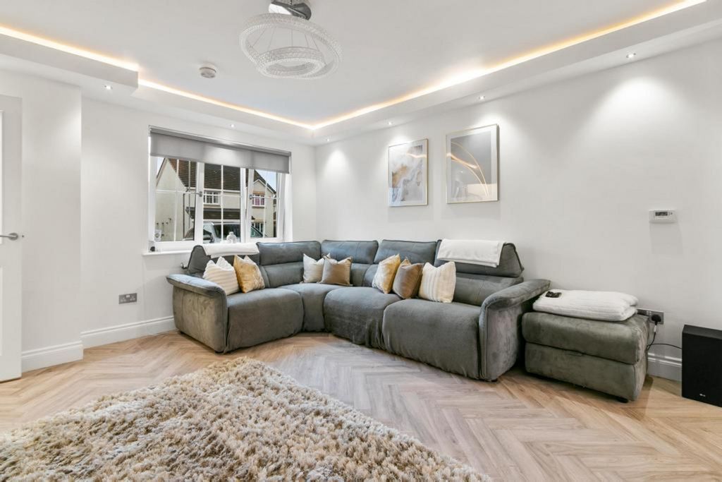 Property photo 3 of 25