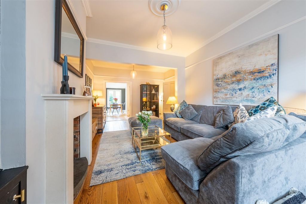 Property photo 2 of 22 Livingroom.Jpg