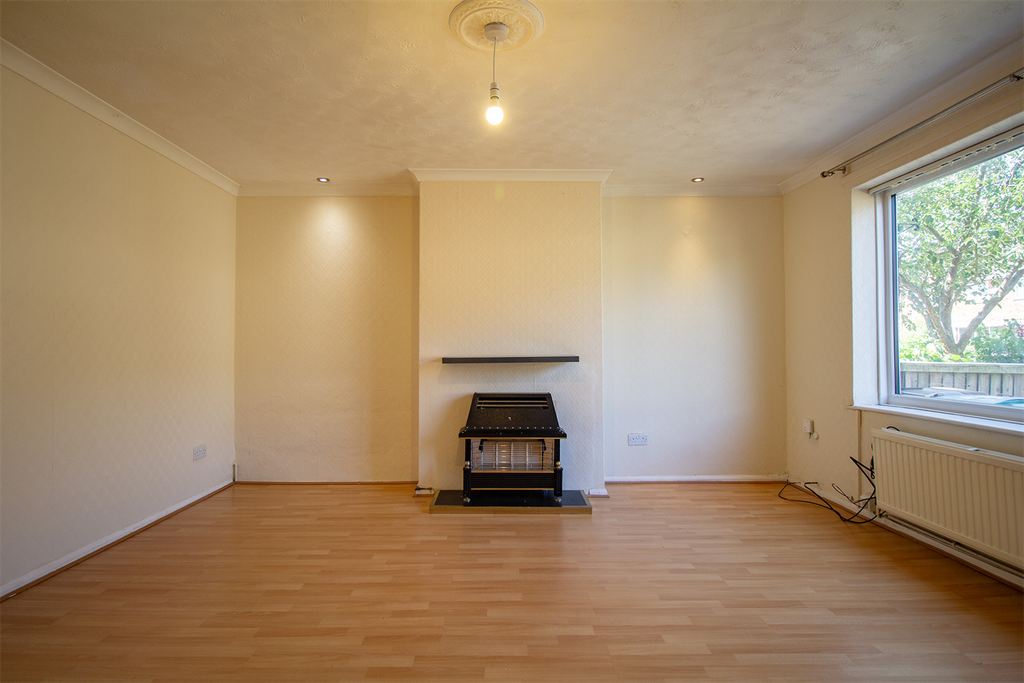 Property photo 3 of 34 Lounge