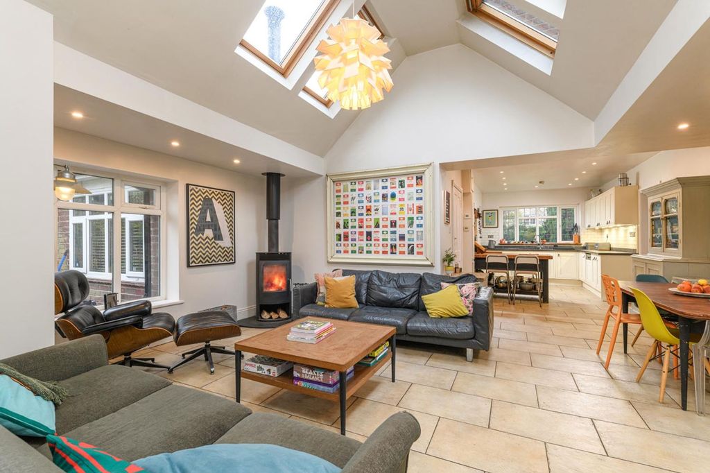 Property photo 2 of 29