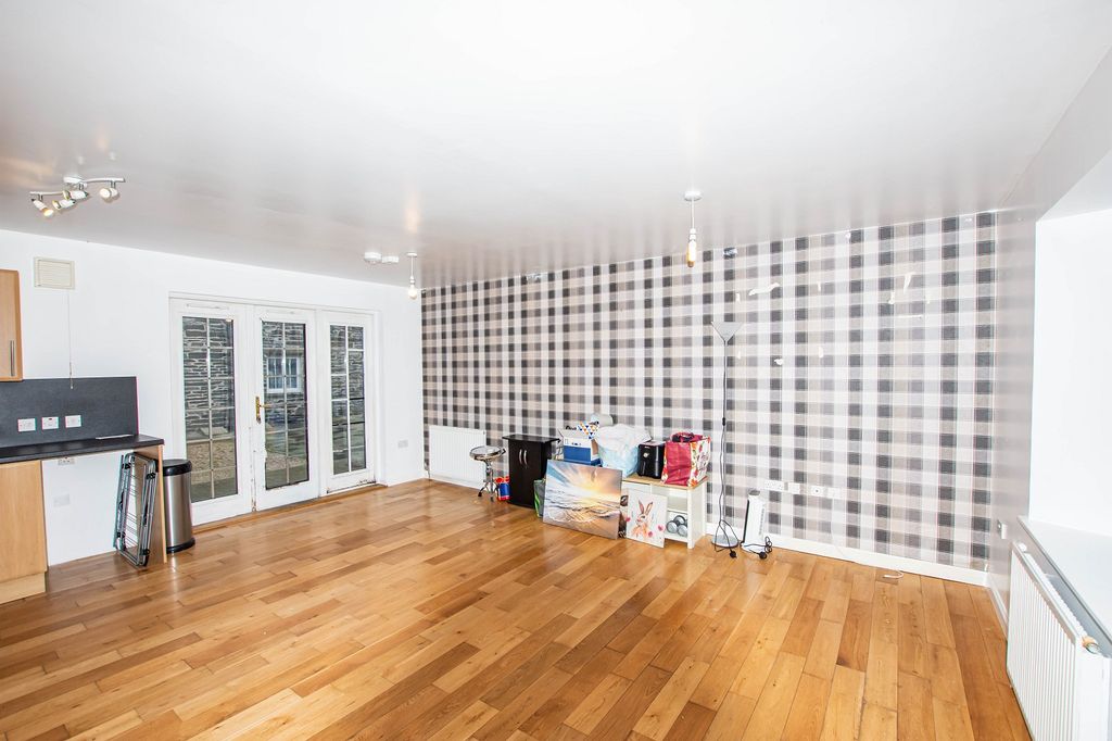 Property photo 2 of 9 Not Specified