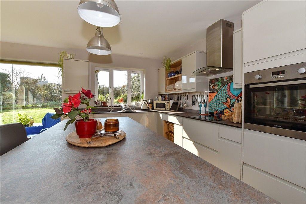 Property photo 3 of 20 Kitchen