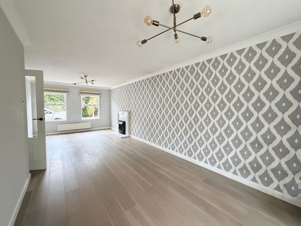 Property photo 3 of 16 Image