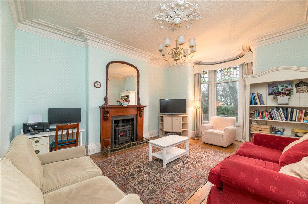 Property photo 2 of 26 Lounge