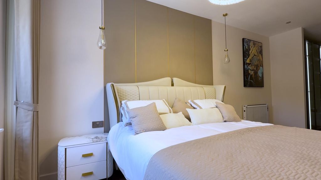 Property photo 2 of 9 Halcyon-Show-Bedroom.Png