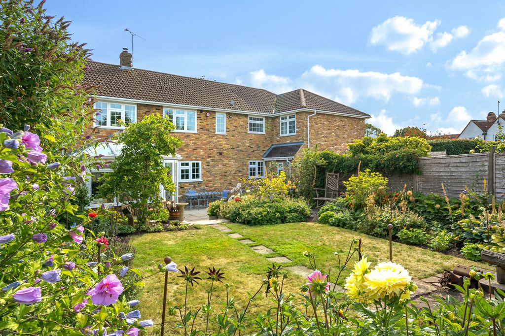 Property photo 2 of 25