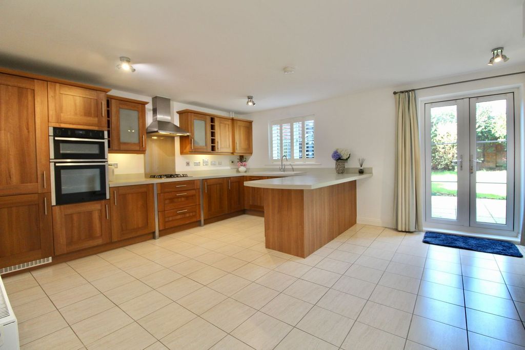 Property photo 2 of 22