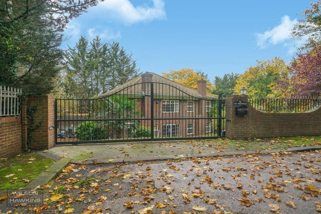 Property photo 3 of 16