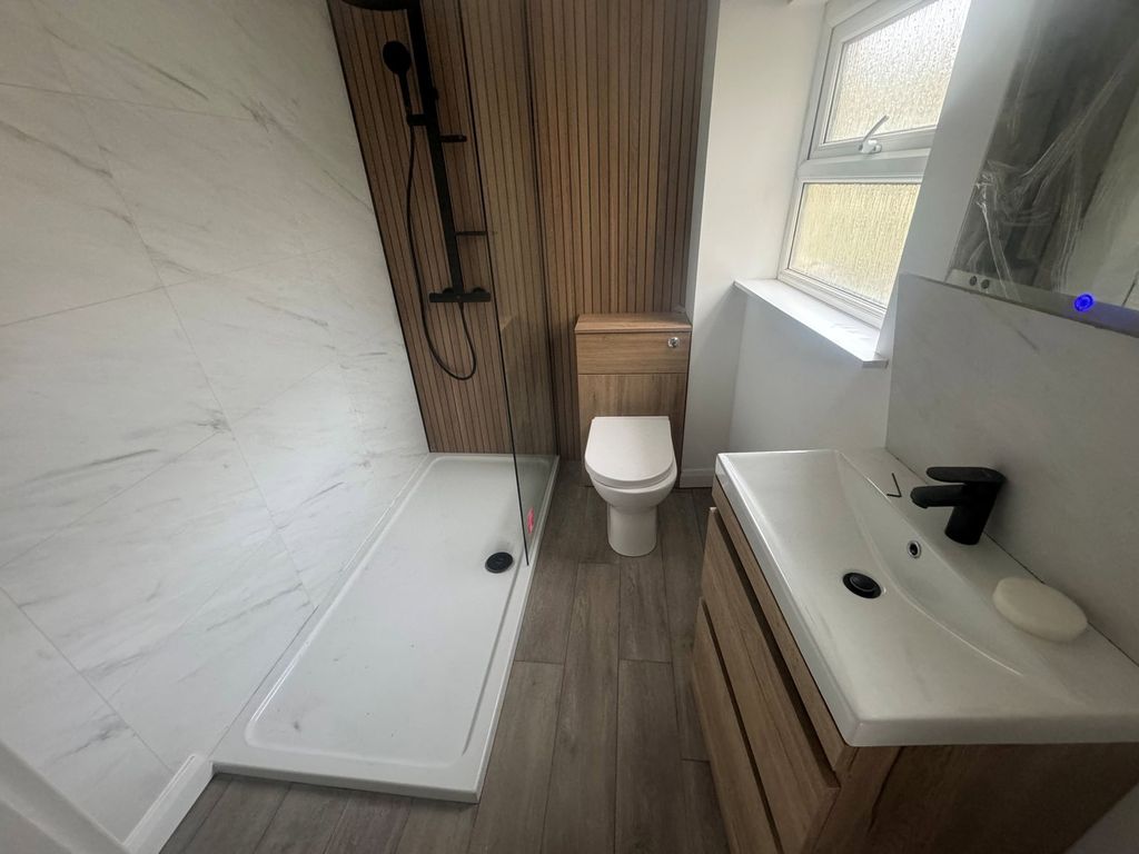 Property photo 2 of 3