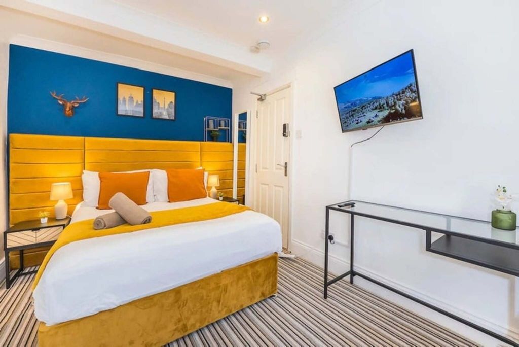 Property photo 1 of 5 Bedroom