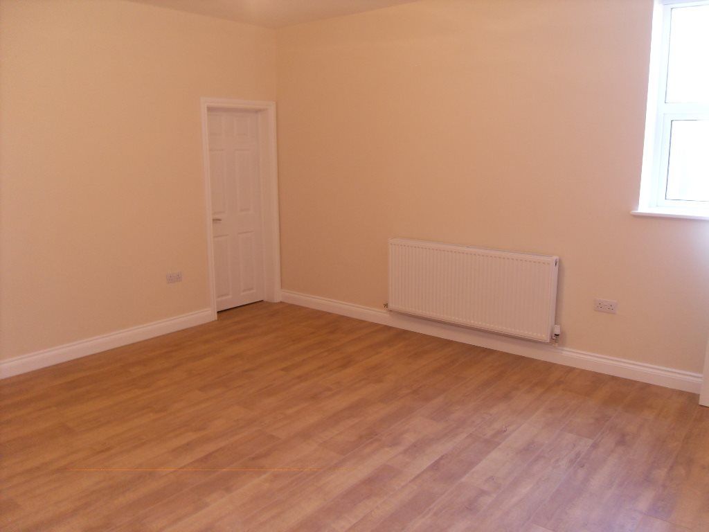 Property photo 3 of 10 Sdc17564