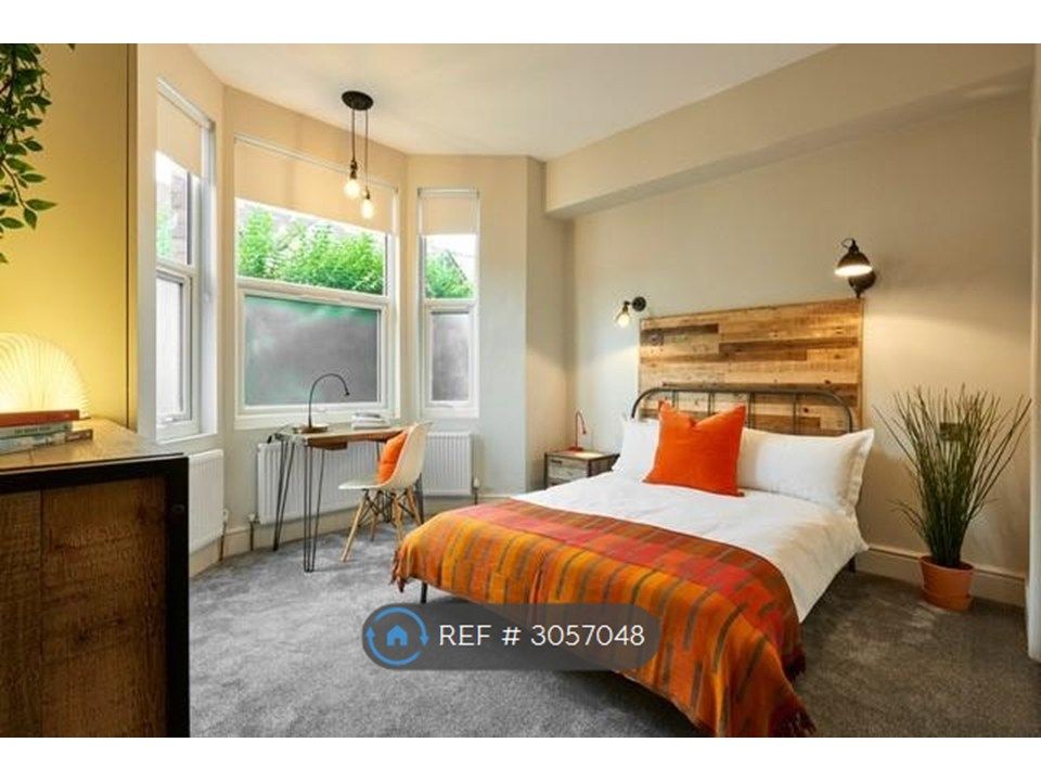 Property photo 1 of 11 Room 1