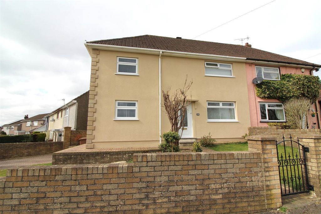 Property photo 1 of 40 Outside