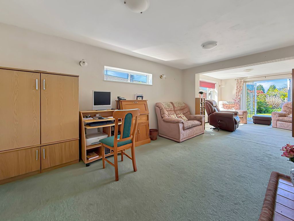Property photo 3 of 27
