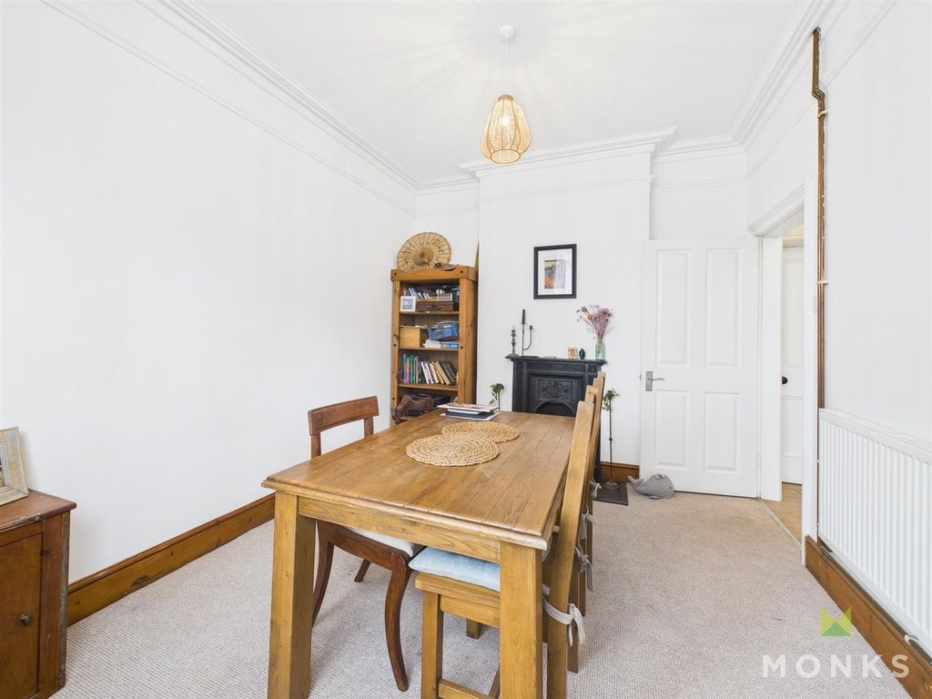 Property photo 3 of 27 Cam01520G0-Pr0275-Still013.Jpg