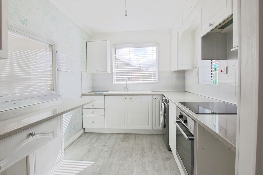 Property photo 2 of 12 4442674