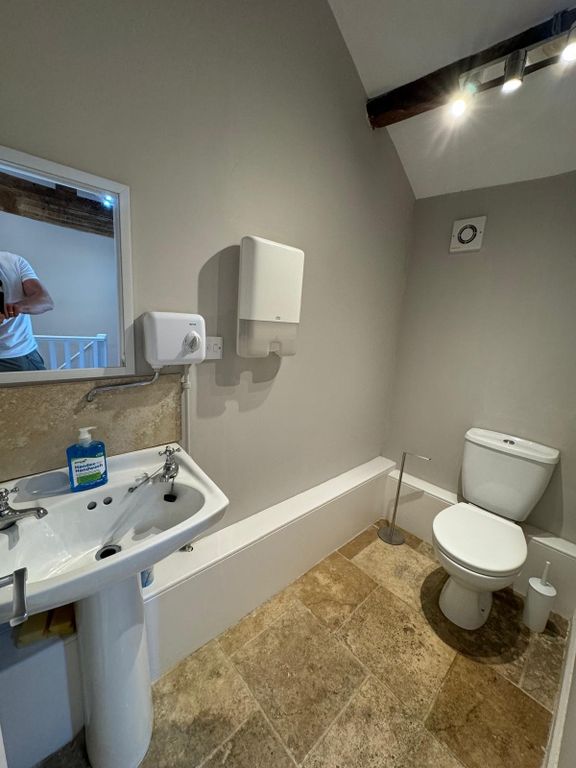 Property photo 3 of 7